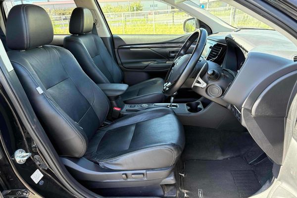 2015 Mitsubishi Outlander Carousel 9