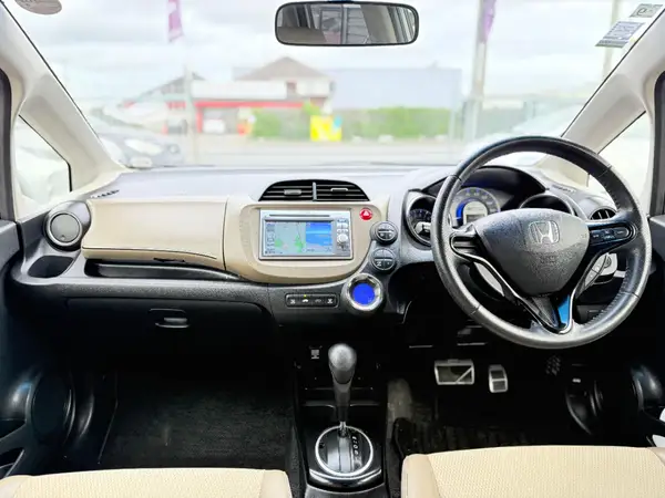 2012 Honda Fit Shuttle Hybrid SMART SELECTION Carousel 5