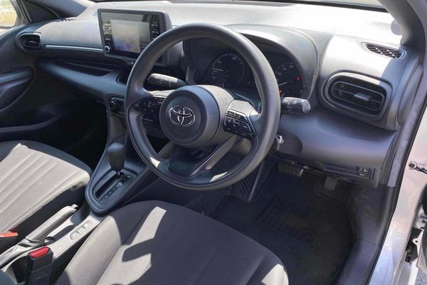2020 Toyota Yaris Hybrid X Carousel 5
