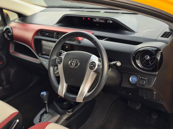 2015 Toyota Aqua Hybrid S Carousel 8