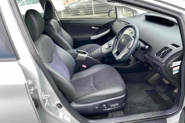 2012 Toyota Prius Carousel 5
