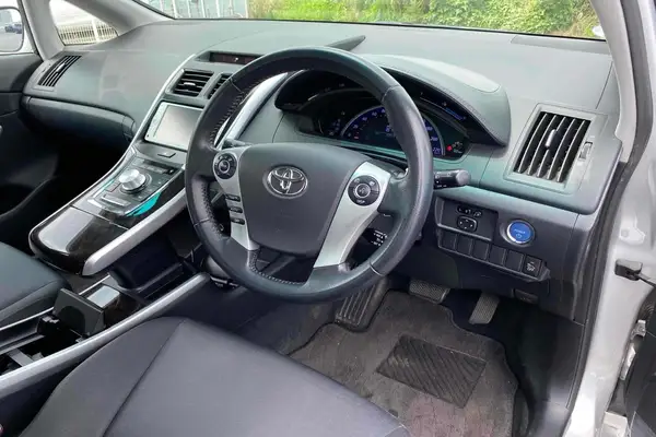 2013 Toyota Sai Carousel 9