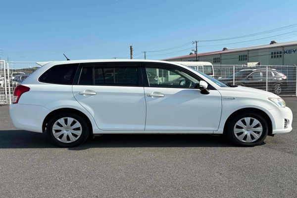 2014 Toyota Corolla Fielder HYBRID Carousel 6