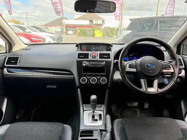 2015 Subaru XV AWD 2.0i-L Hybrid Eyesight Carousel 6