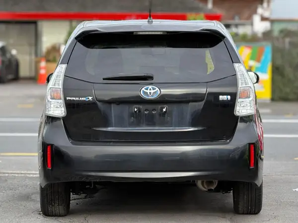 2012 Toyota Prius Alpha S *7-Seater* Carousel 4