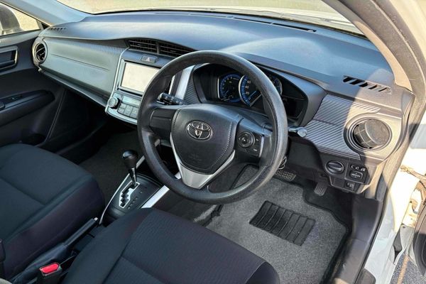 2014 Toyota Corolla Fielder HYBRID Carousel 8