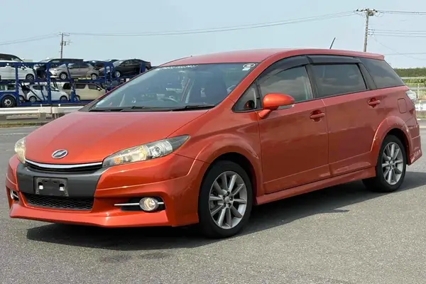 2012 Toyota Wish 2.0 Z PACKAGE Carousel 2
