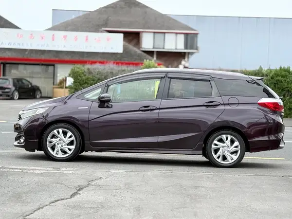 2015 Honda Fit Shuttle Carousel 3