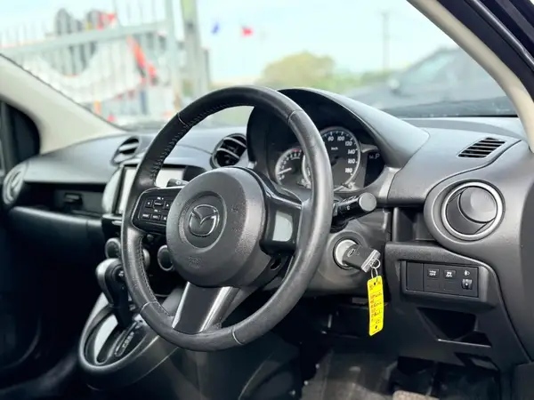 2014 Mazda Demio 13S SKYACTIVE Carousel 6