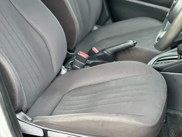 2021 Toyota Yaris HYBRID X Carousel 6