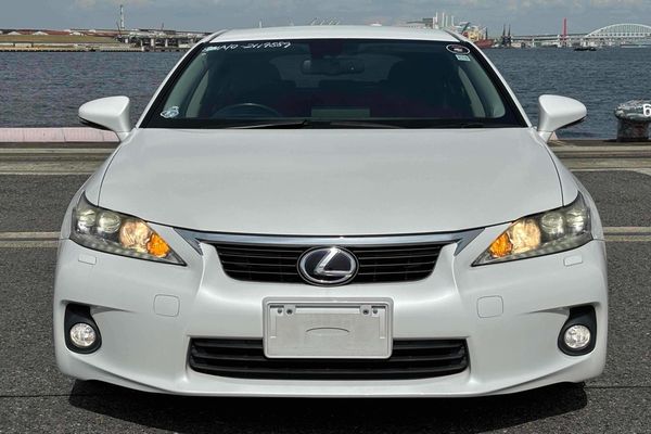 2012 Lexus CT 200h HYBRID Carousel 3