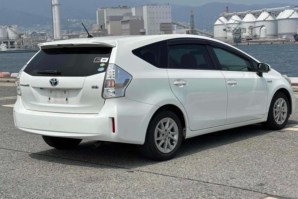 2012 Toyota Prius Alpha HYBRID 7-Seater Carousel 5