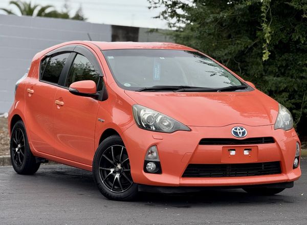 2013 Toyota Aqua Hybrid G Carousel 7