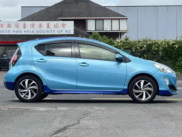 2017 Toyota Aqua X Urban Carousel 2