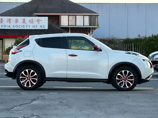 2014 Nissan Juke 15RX *PERSONALIZE PKG* Carousel 2