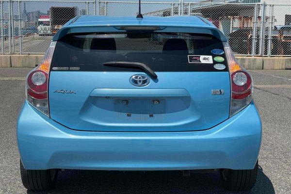 2013 Toyota Aqua Carousel 6