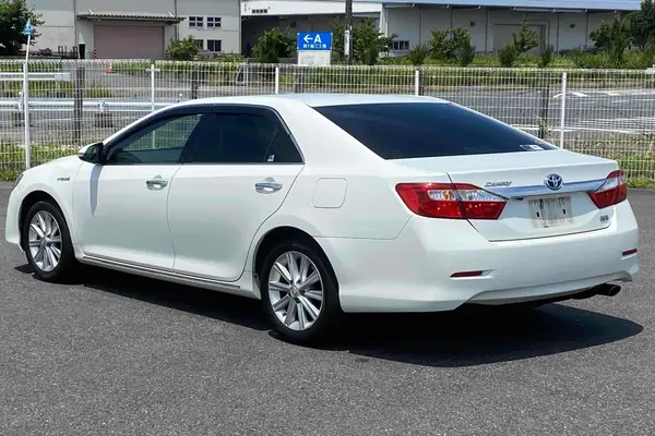 2013 Toyota Camry Hybrid G Package Carousel 4
