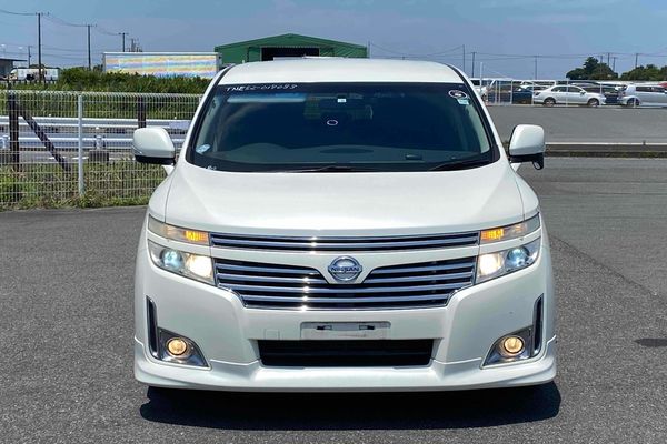 2012 Nissan Elgrand Carousel 5