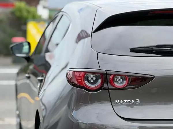 2021 Mazda 3 Carousel 5