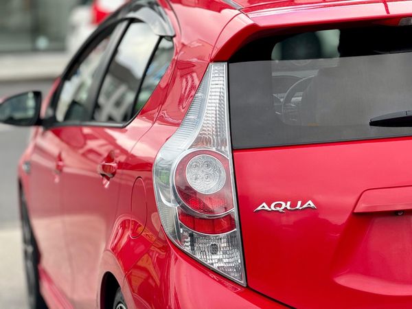 2014 Toyota Aqua Carousel 1