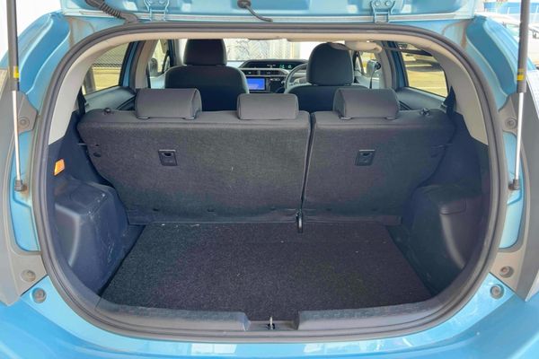 2013 Toyota Aqua Carousel 2