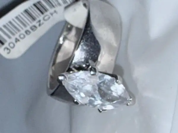 Ladies pear shape ring size 7