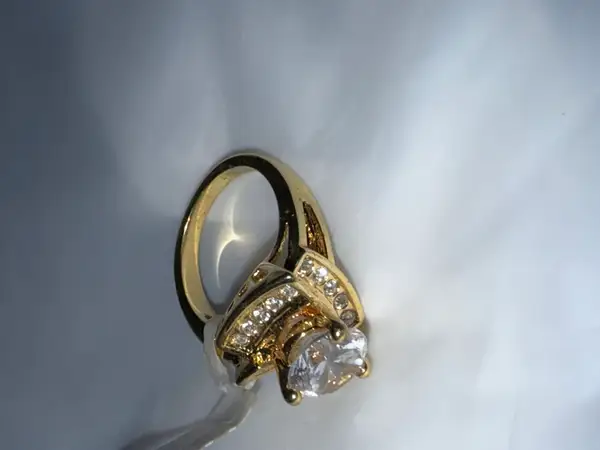 Ladies unique ring size 7