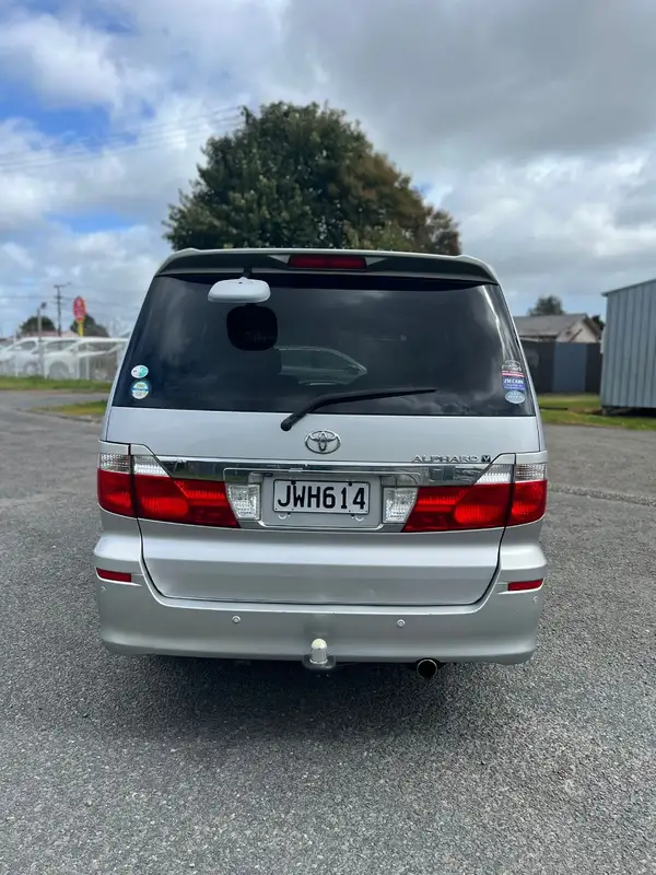 2004 Toyota Alphard Carousel 4