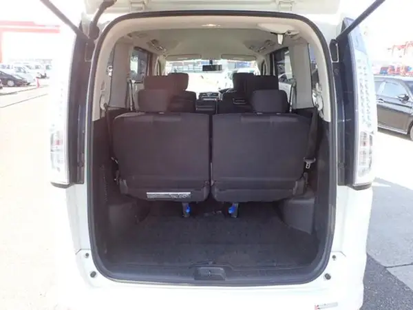2012 Nissan Serena HighwayStar S-Hybrid Carousel 7