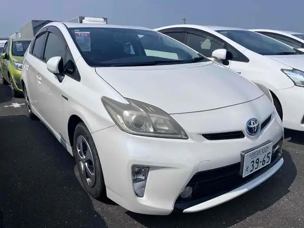 2013 Toyota Prius Carousel 4