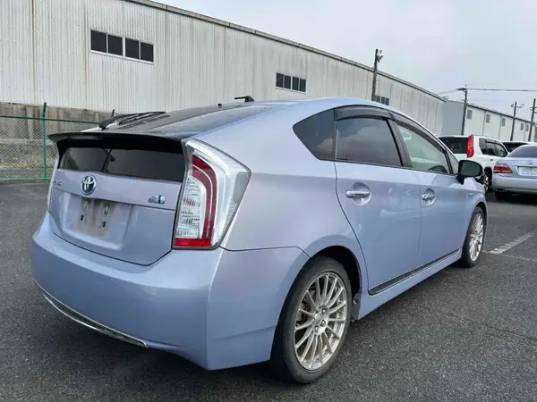 2012 Toyota Prius Carousel 2