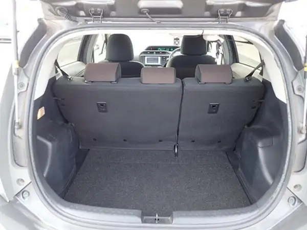 2012 Toyota Aqua Carousel 6