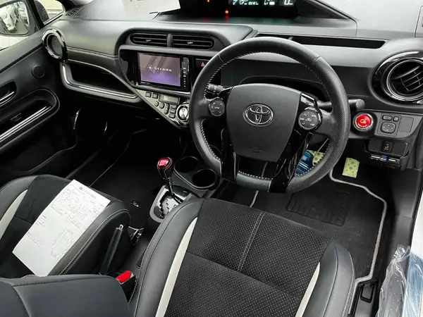 2014 Toyota Aqua Carousel 5