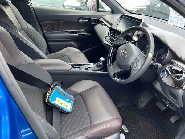 2017 Toyota C-HR Carousel 2