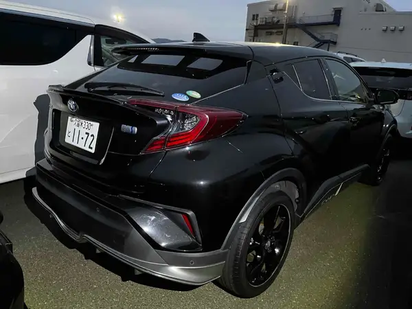2019 Toyota C-HR Carousel 3