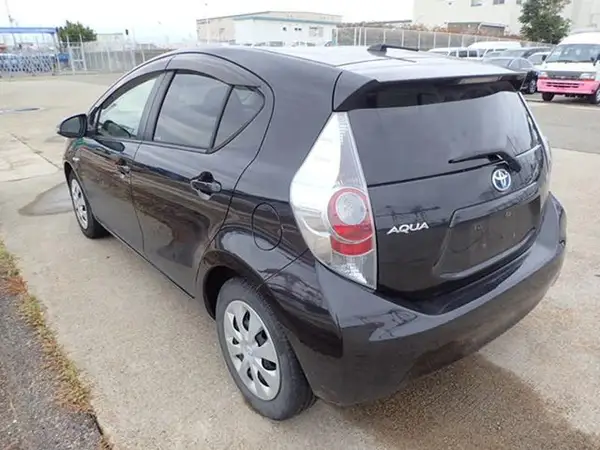 2013 Toyota Aqua Carousel 3