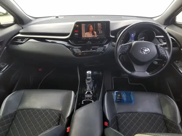 2019 Toyota C-HR Carousel 1