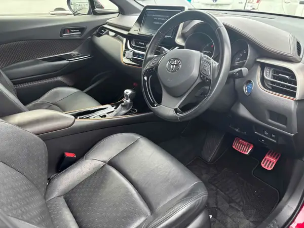 2017 Toyota C-HR Carousel 2