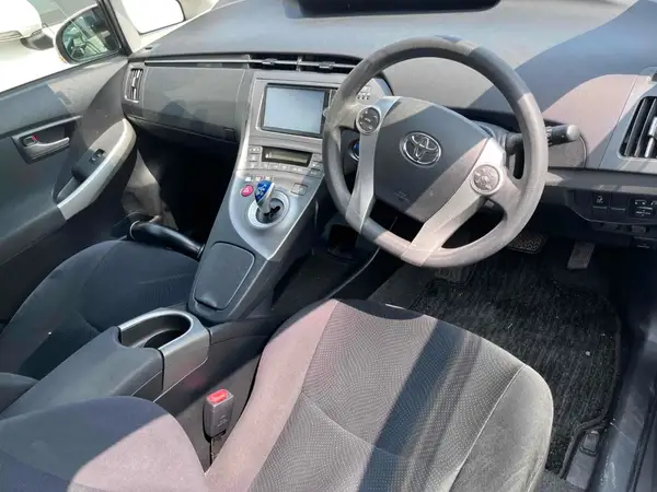 2013 Toyota Prius Carousel 2