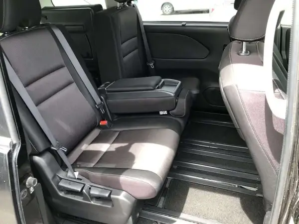 2017 Nissan Serena Carousel 3