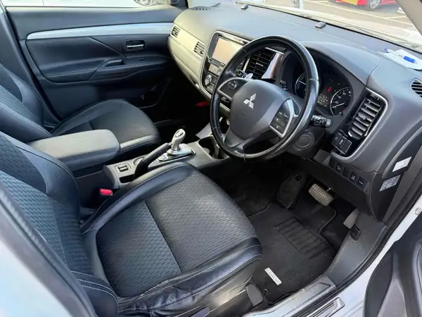 2014 Mitsubishi Outlander Carousel 3