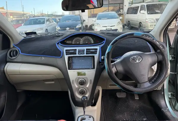 2006 Toyota Belta Carousel 4