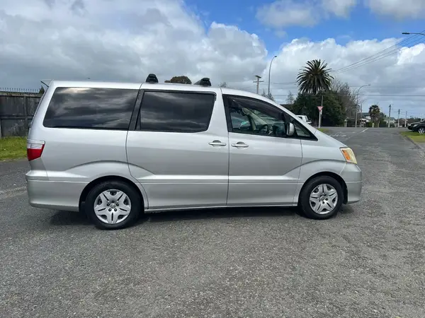 2004 Toyota Alphard Carousel 6
