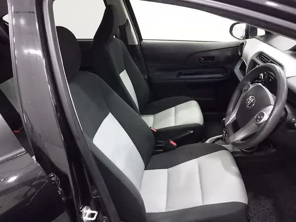 2014 Toyota Aqua Carousel 3