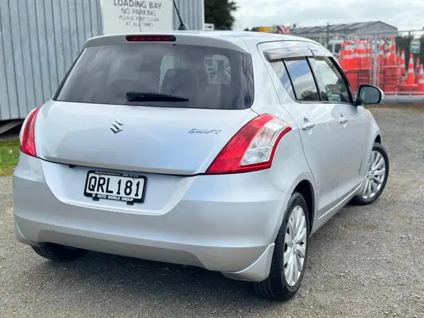 2010 Suzuki Swift Carousel 4