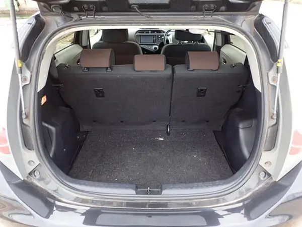 2013 Toyota Aqua Carousel 5