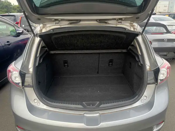 2013 Mazda Axela Carousel 1