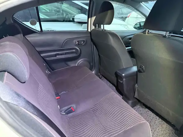 2016 Toyota Aqua Carousel 2