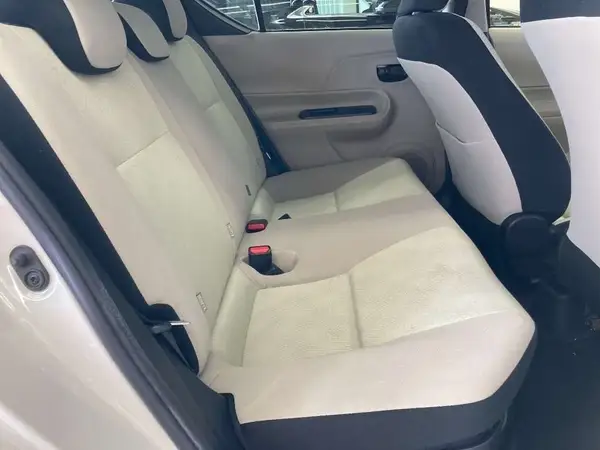 2012 Toyota Aqua Carousel 3