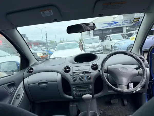 2001 Toyota Vitz Carousel 6